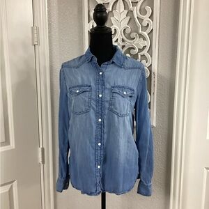 Lola River XS Chambray Shirt Pearl Snap Long Sleeves Western Blue Jean Pocket